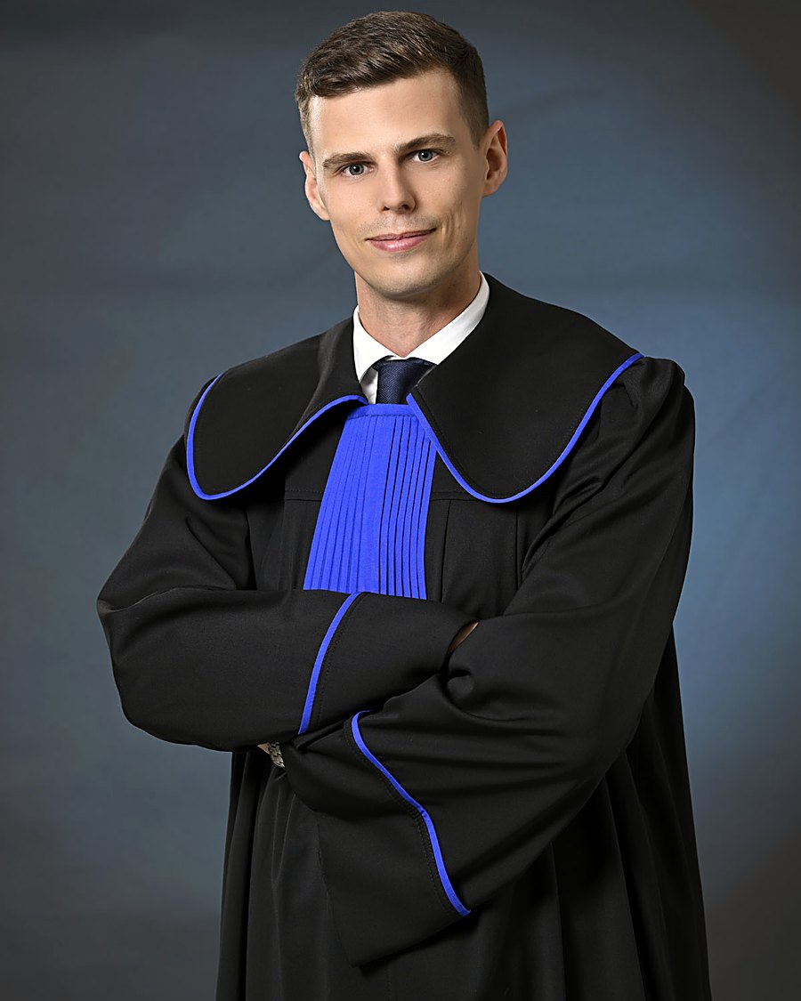 Michał Nikitiuk, radca prawny, w todze
